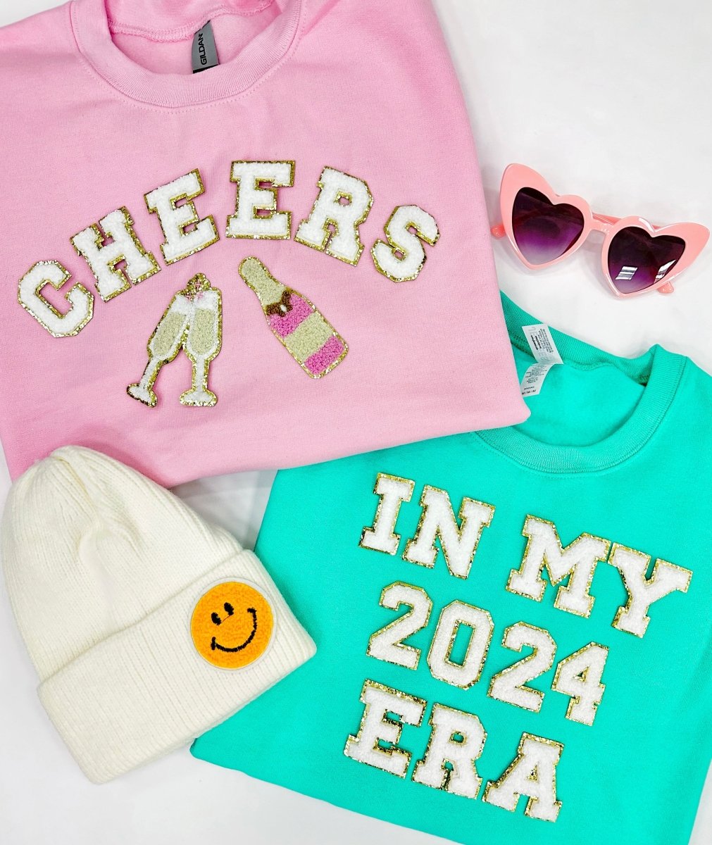 'Cheers' Letter Patch Crewneck Sweatshirt - United Monograms