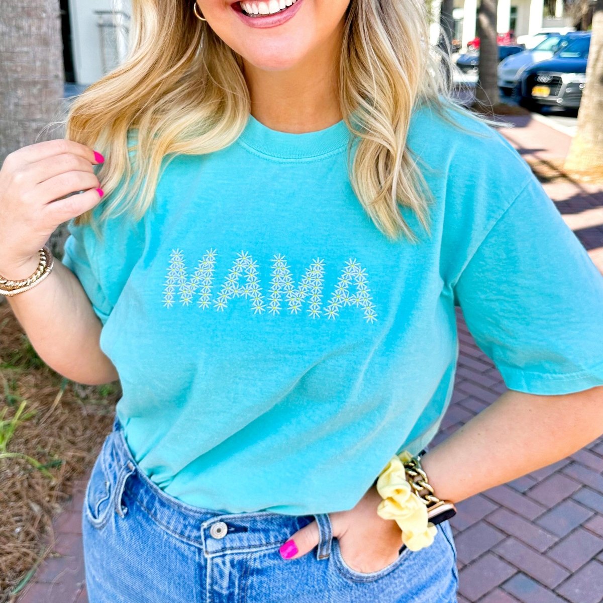 'Daisy Mama' T-Shirt - United Monograms