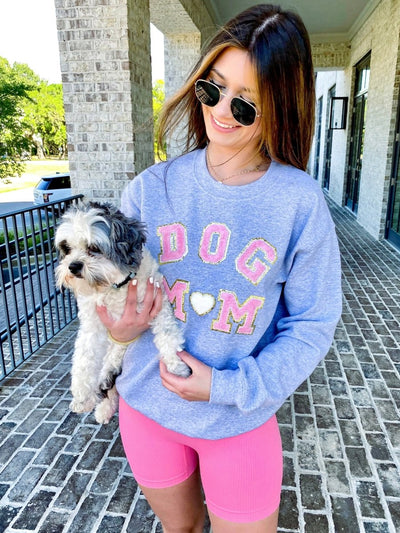 Dog Mom Letter Patch Crewneck Sweatshirt - United Monograms