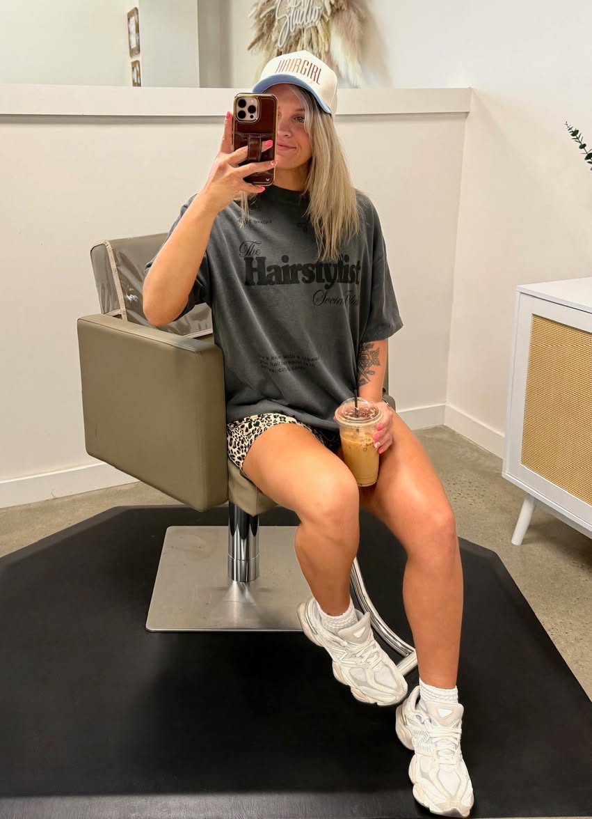 'Hairstylist Social Club' T-Shirt - United Monograms