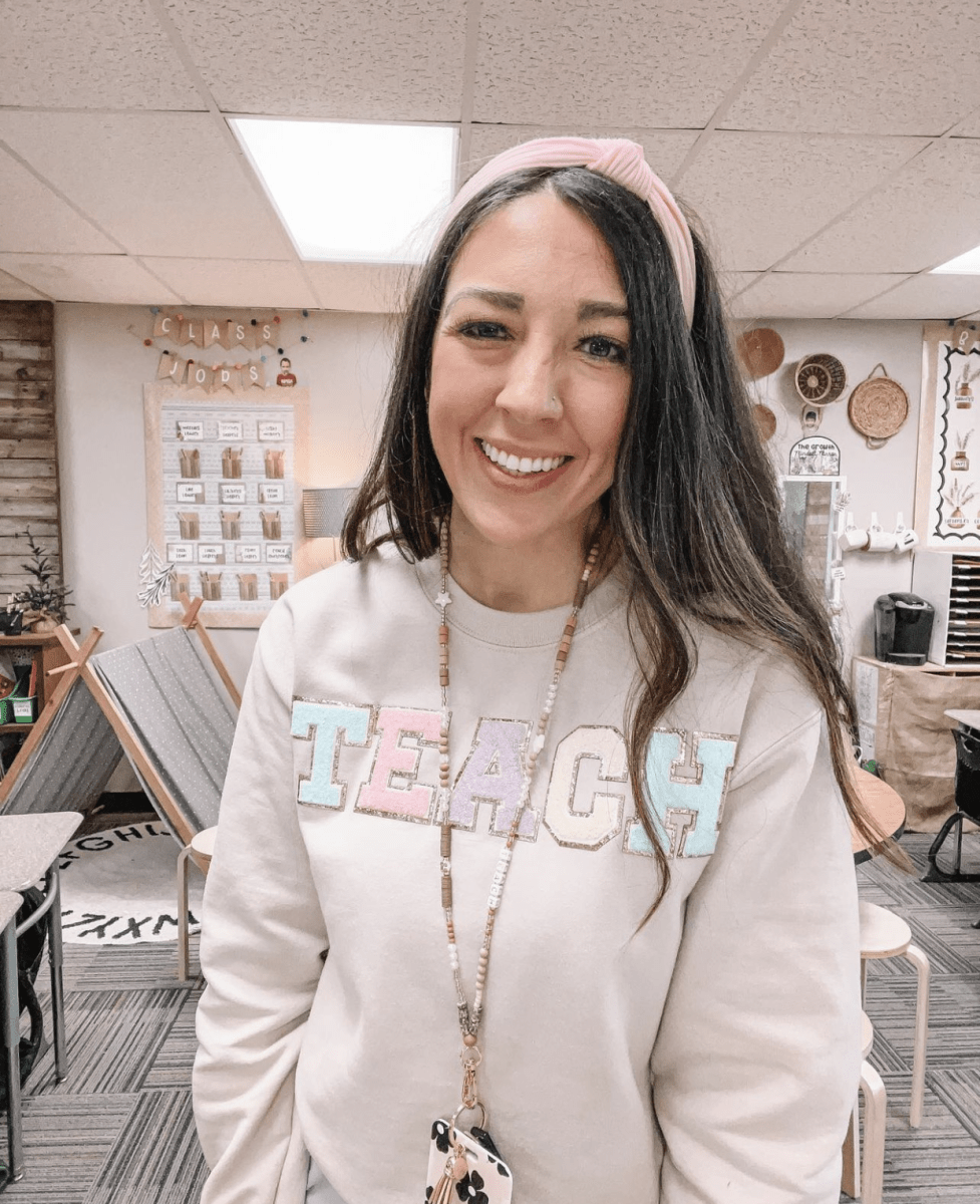 Teach Letter Patch Crewneck Sweatshirt - United Monograms