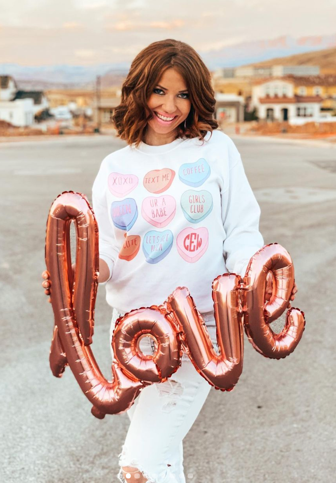 LOVE Ballon and Candy Hearts "UM" crewneck Sweatshirt